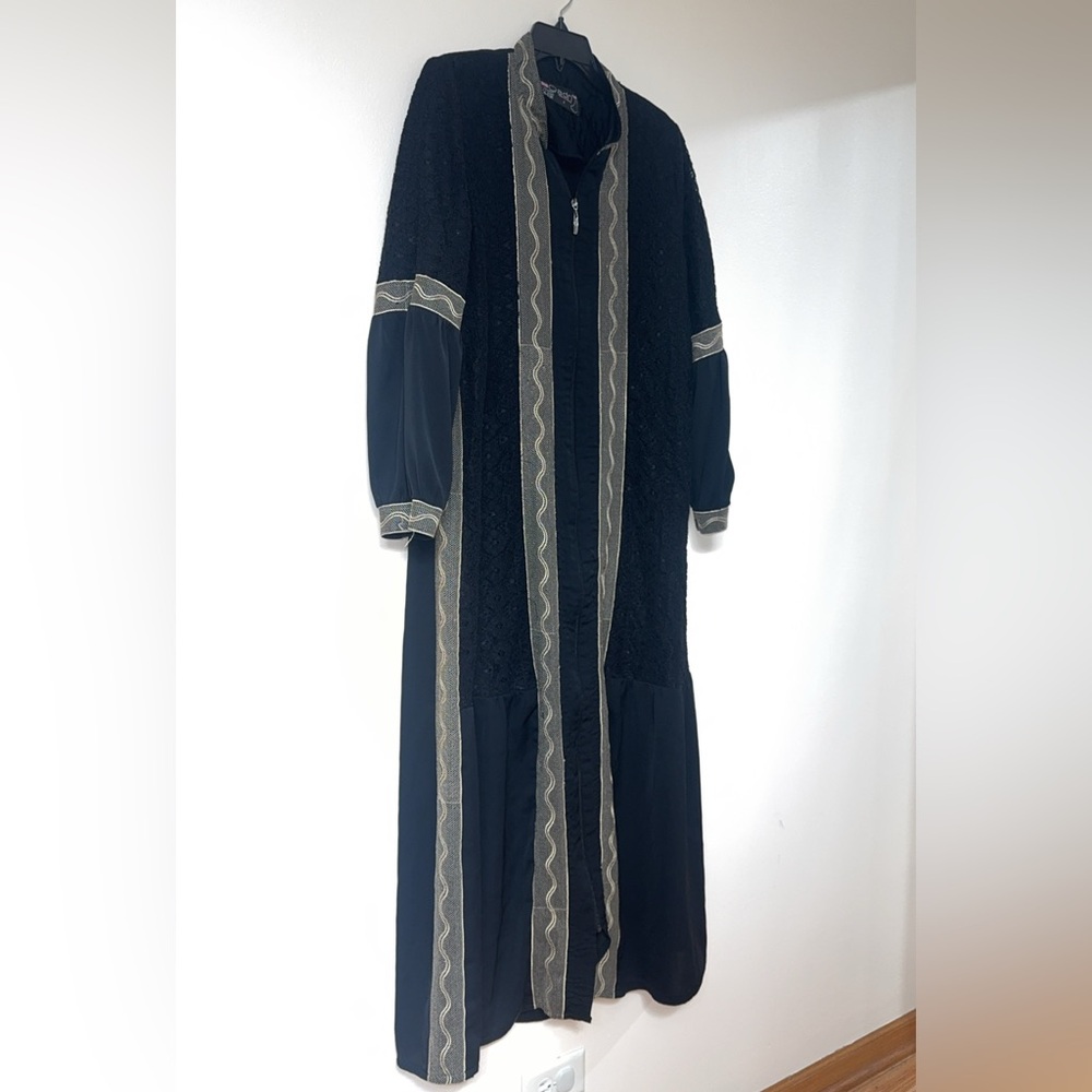 Abaya Islamic Wear Size Large - XL (4) Black Gold Long Sleeve Maxi Dress